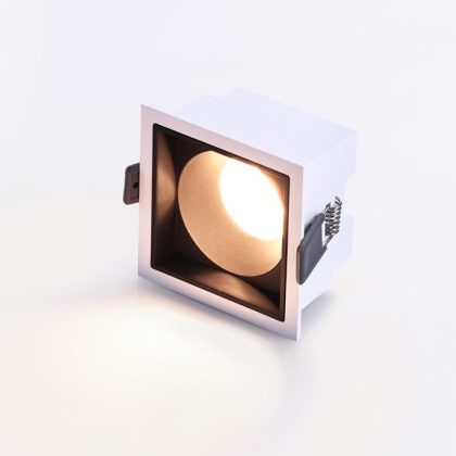 DL85 square recessed downlight manufactured by Superlight